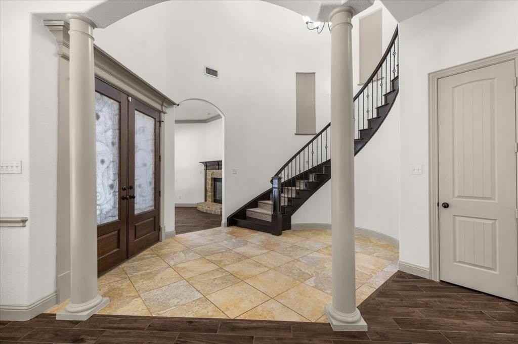 116 San Bernard Dr - Photo 4 of 40