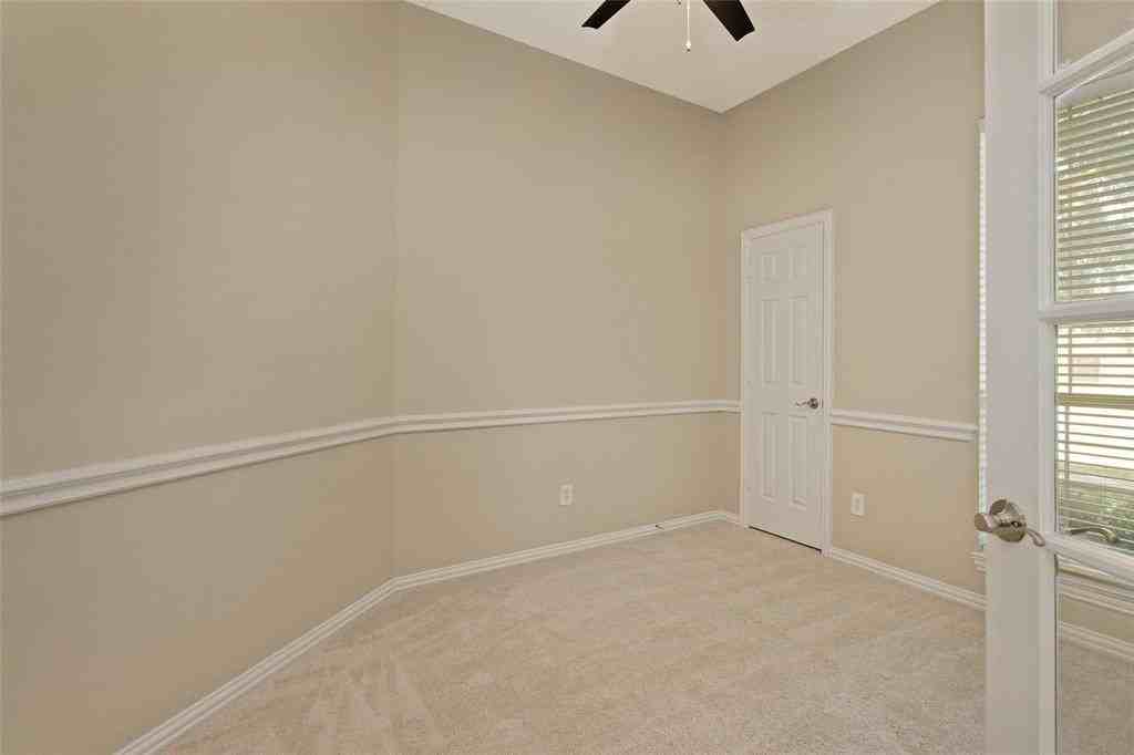 114 Midcrest Dr - Photo 6 of 27