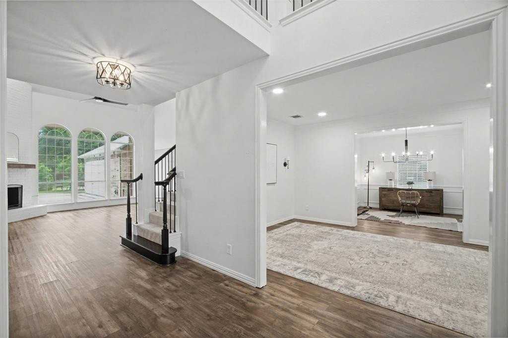 805 Saratoga Dr - Photo 5 of 40