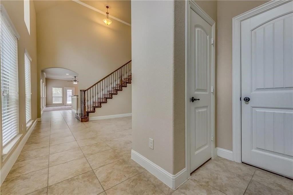 1428 Lauren Creek Ln - Photo 4 of 34
