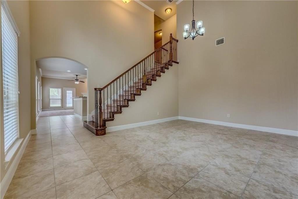 1428 Lauren Creek Ln - Photo 5 of 34