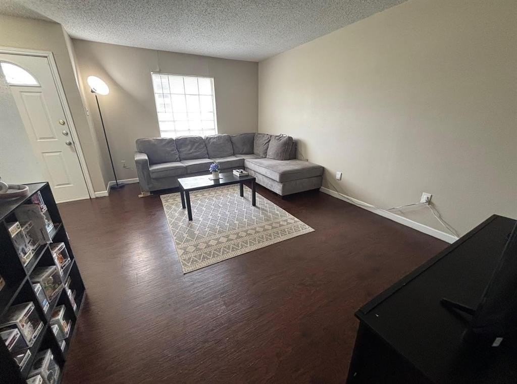 6501 Dunn St #3 - Photo 3 of 18