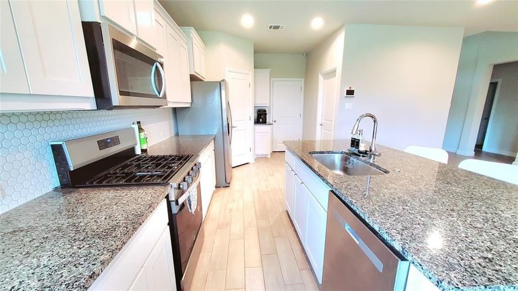 209 Frenchpark Dr - Photo 4 of 15