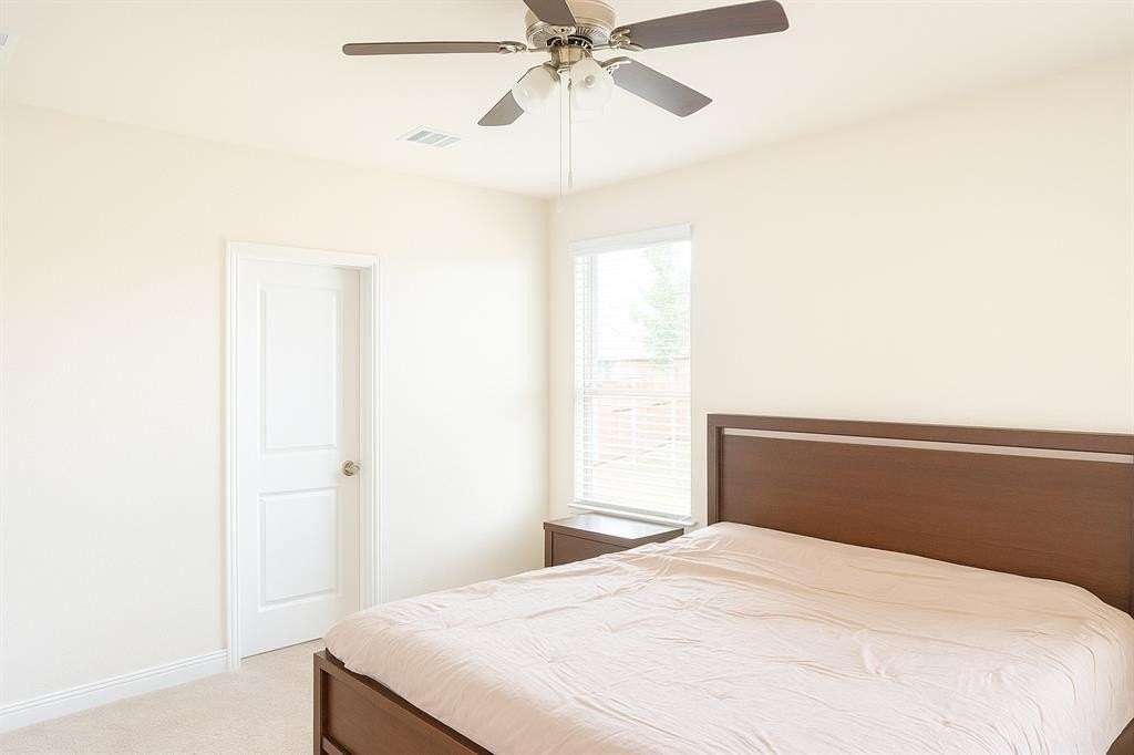 209 Frenchpark Dr - Photo 5 of 15