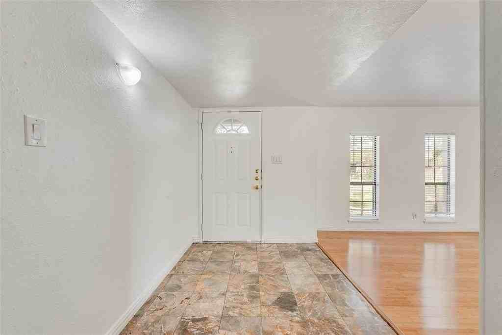 3316 John Muir Ct - Photo 7 of 34