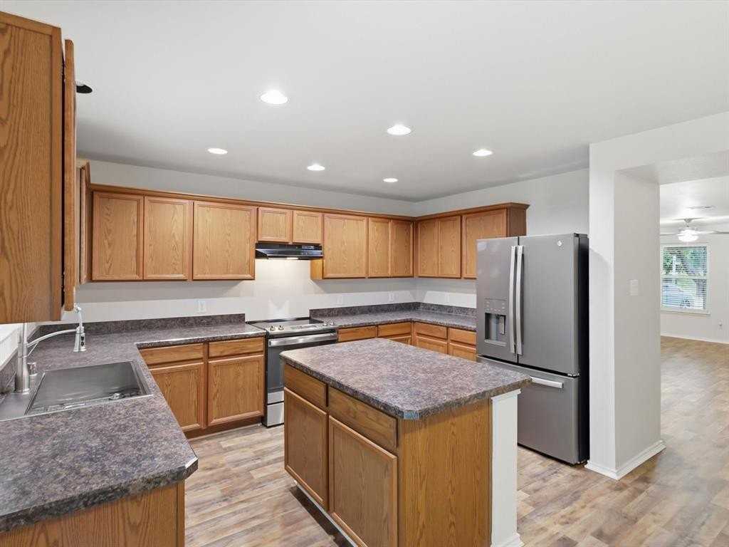 1356 N Cozumel St - Photo 6 of 30