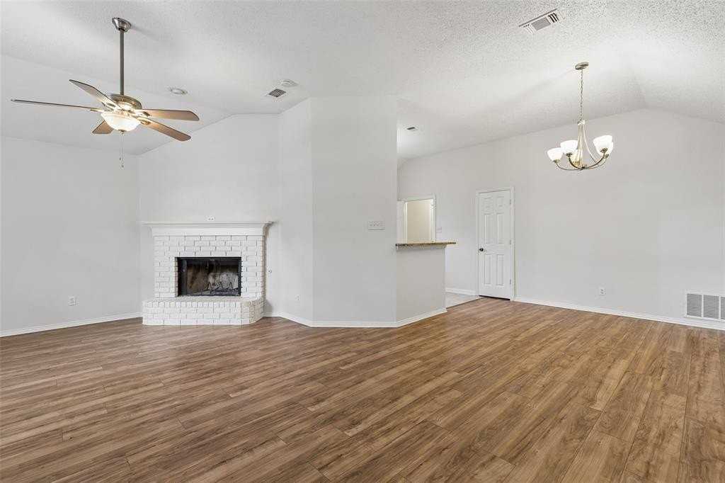 2345 Park Vista Dr - Photo 3 of 26