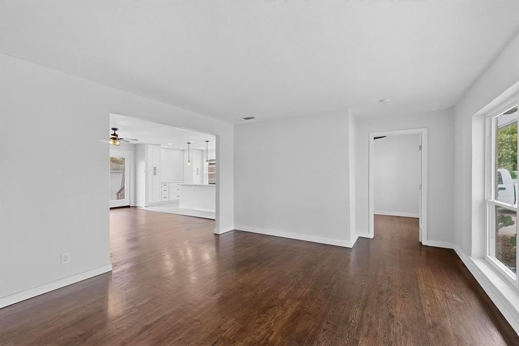 2812 San Medina Ave - Photo 5 of 25
