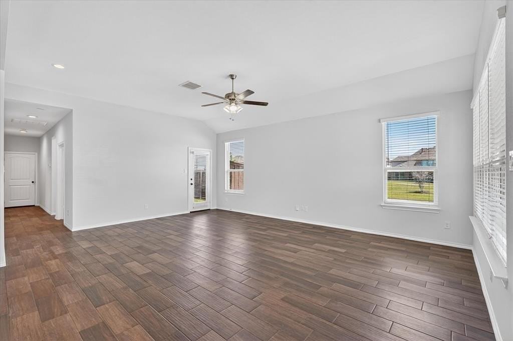 1403 Buckley St - Photo 2 of 23
