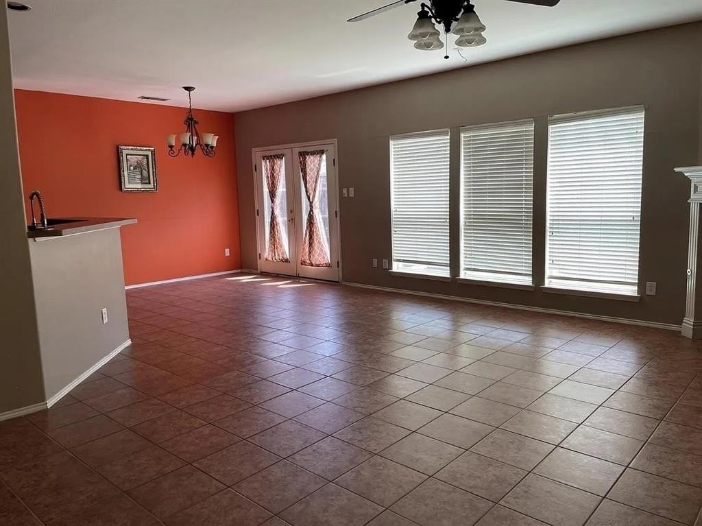1233 Mcmahan Dr - Photo 4 of 23