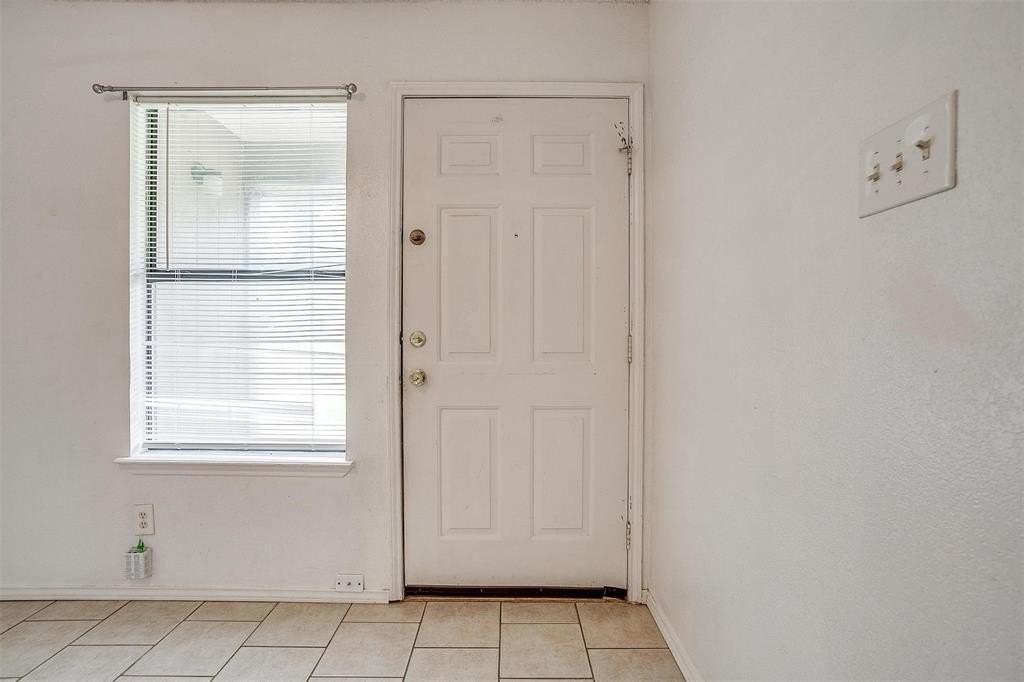 1009 W 4th St #1011 - Photo 2 of 18