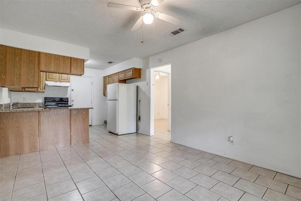 1009 W 4th St #1011 - Photo 3 of 18