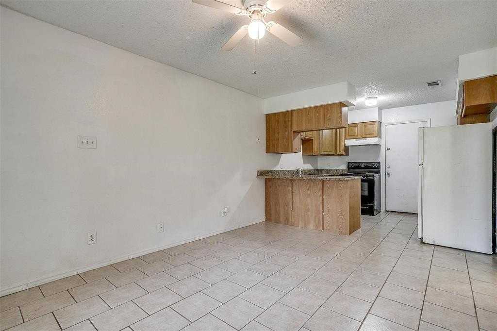 1009 W 4th St #1011 - Photo 4 of 18