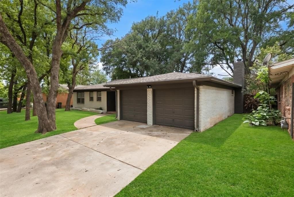 1508 Grantland Cir - Photo 2 of 26