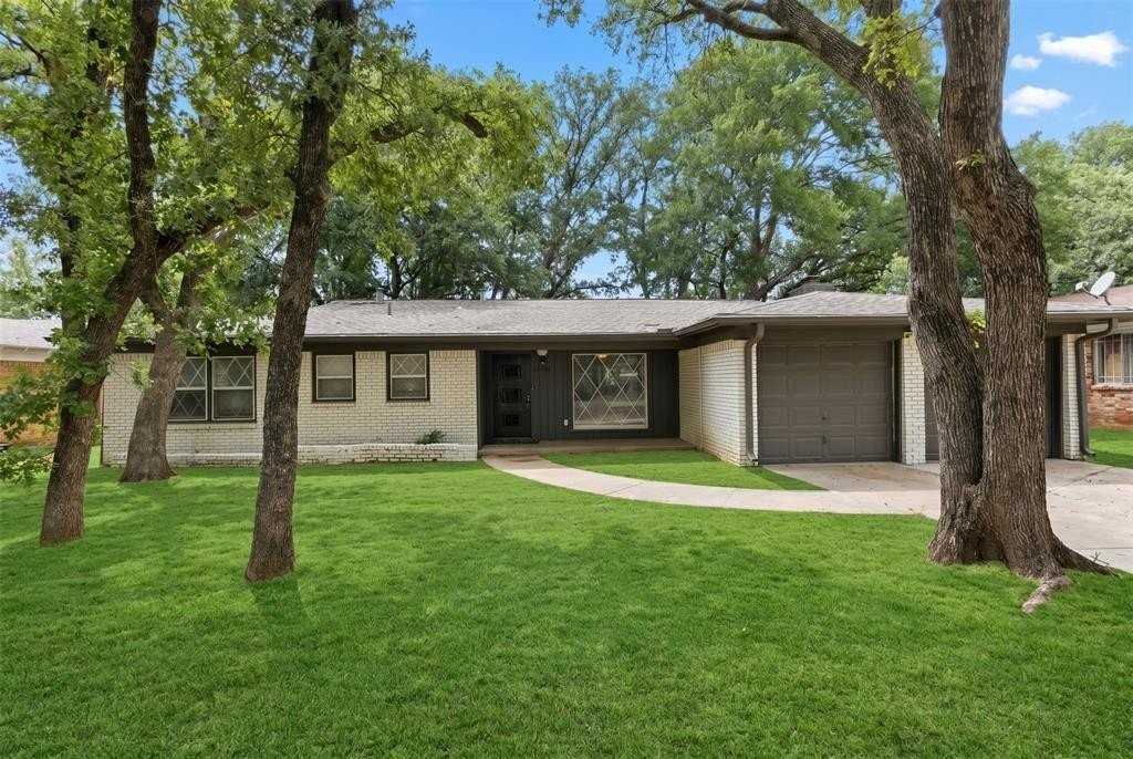 1508 Grantland Cir - Photo 3 of 26