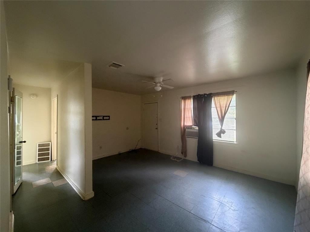 2317 Freewater St - Photo 3 of 8