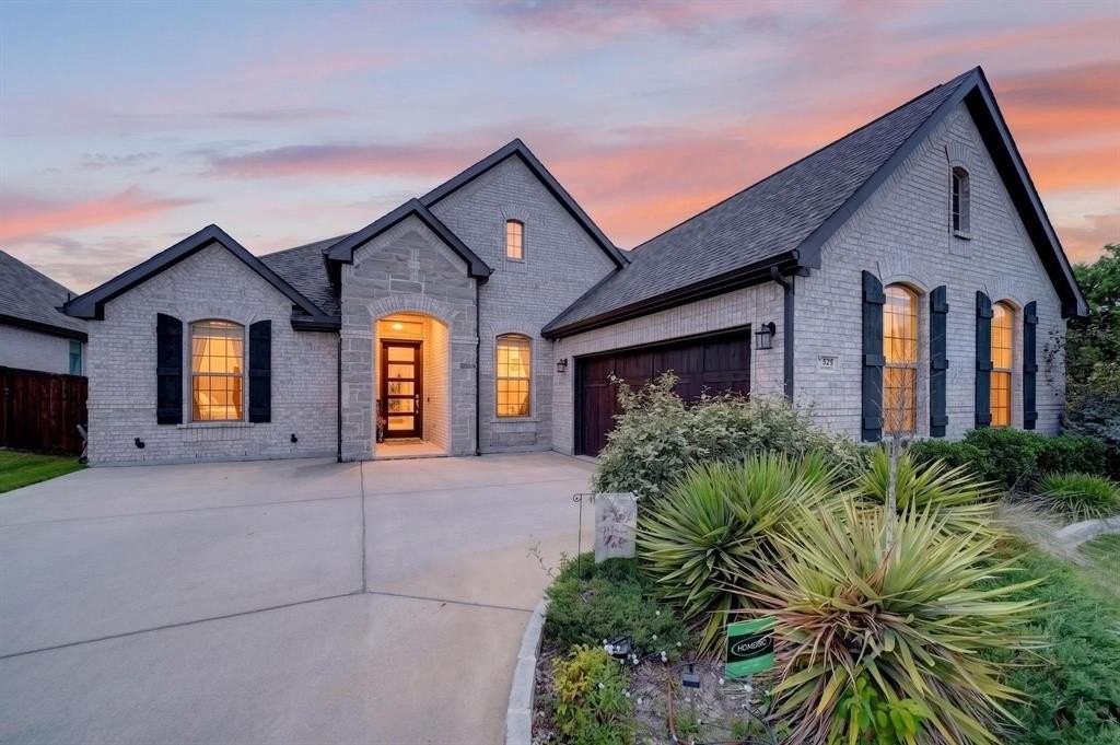 525 Goose Lake Dr