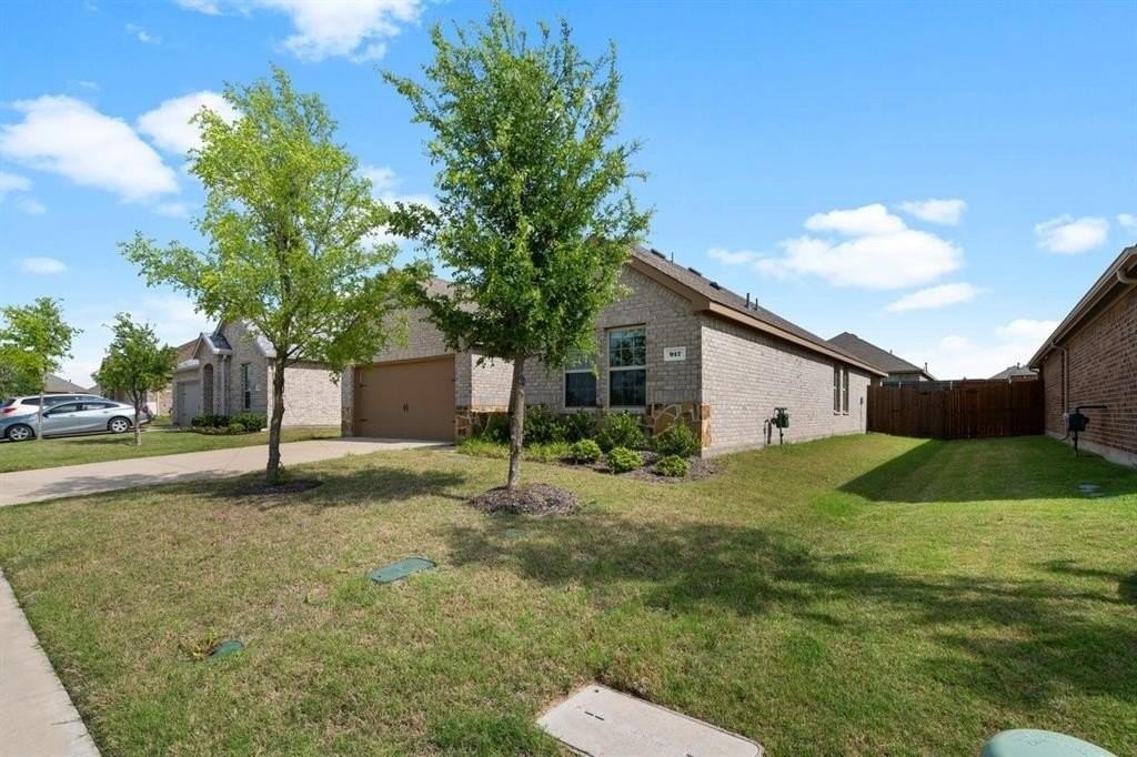 917 Dewy Glen Ln - Photo 4 of 31
