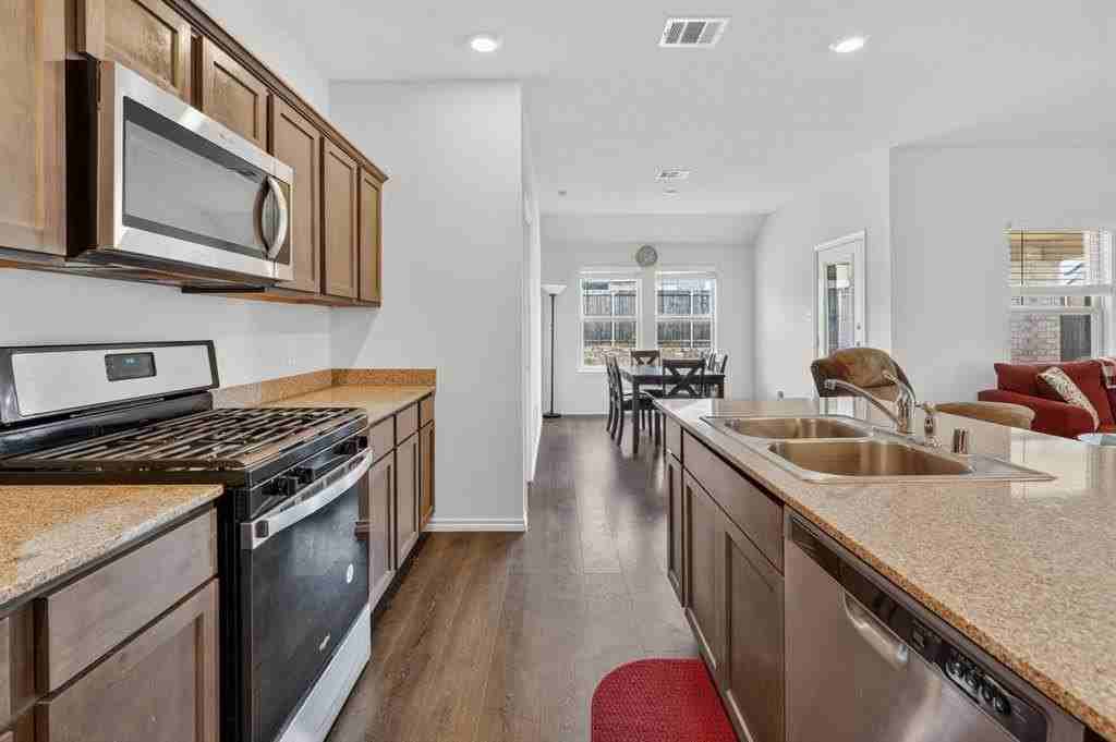 917 Dewy Glen Ln - Photo 7 of 31