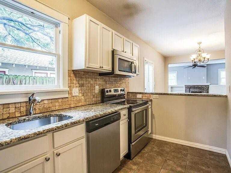 407 S Windomere Ave #B - Photo 5 of 9