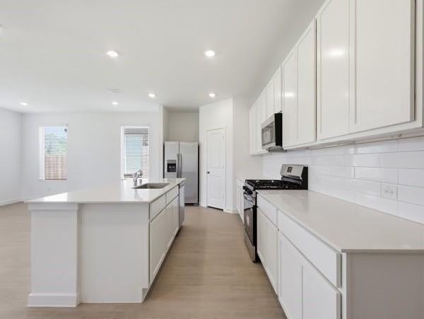 7001 Camphor Ct - Photo 3 of 32