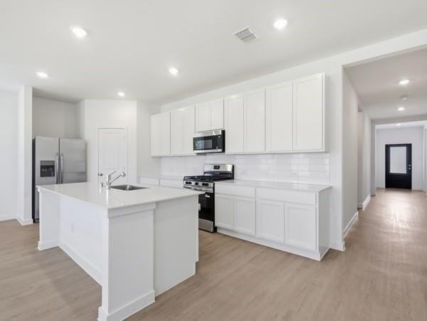 7001 Camphor Ct - Photo 5 of 32
