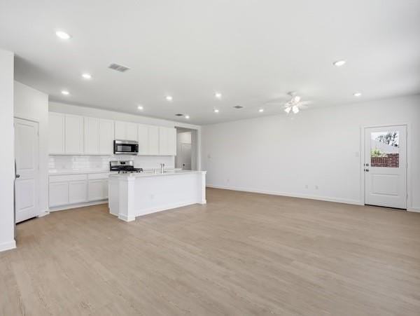 7001 Camphor Ct - Photo 7 of 32