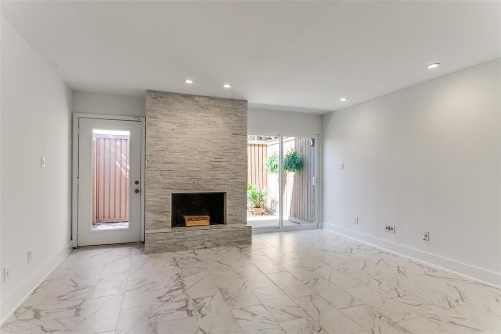 2725 Hood St #110 - Photo 3 of 12