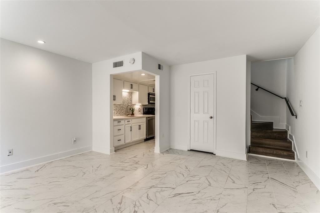 2725 Hood St #110 - Photo 5 of 12
