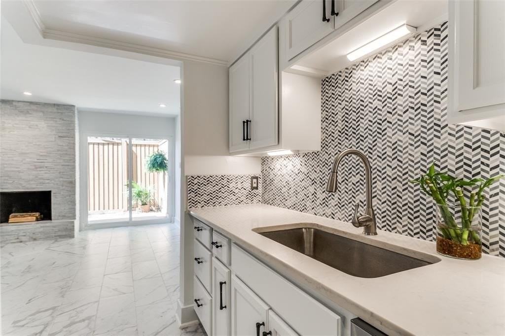 2725 Hood St #110 - Photo 6 of 12