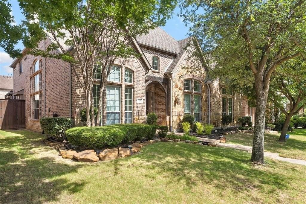 11292 Berkeley Hall Ln - Photo 2 of 33