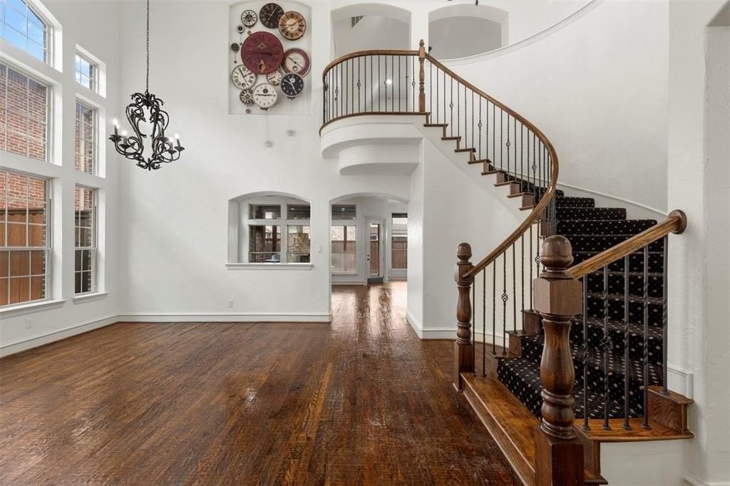 11292 Berkeley Hall Ln - Photo 3 of 33