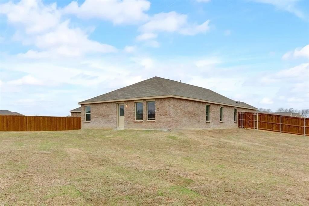 2836 Ozark Cir - Photo 3 of 14