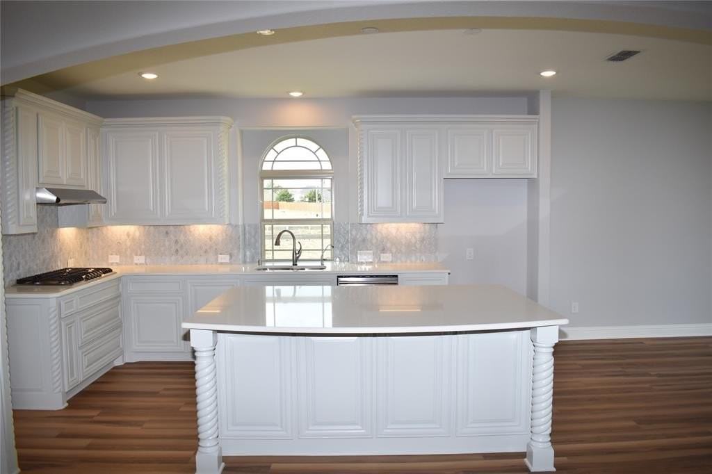 2716 La Jolla Blvd - Photo 7 of 35