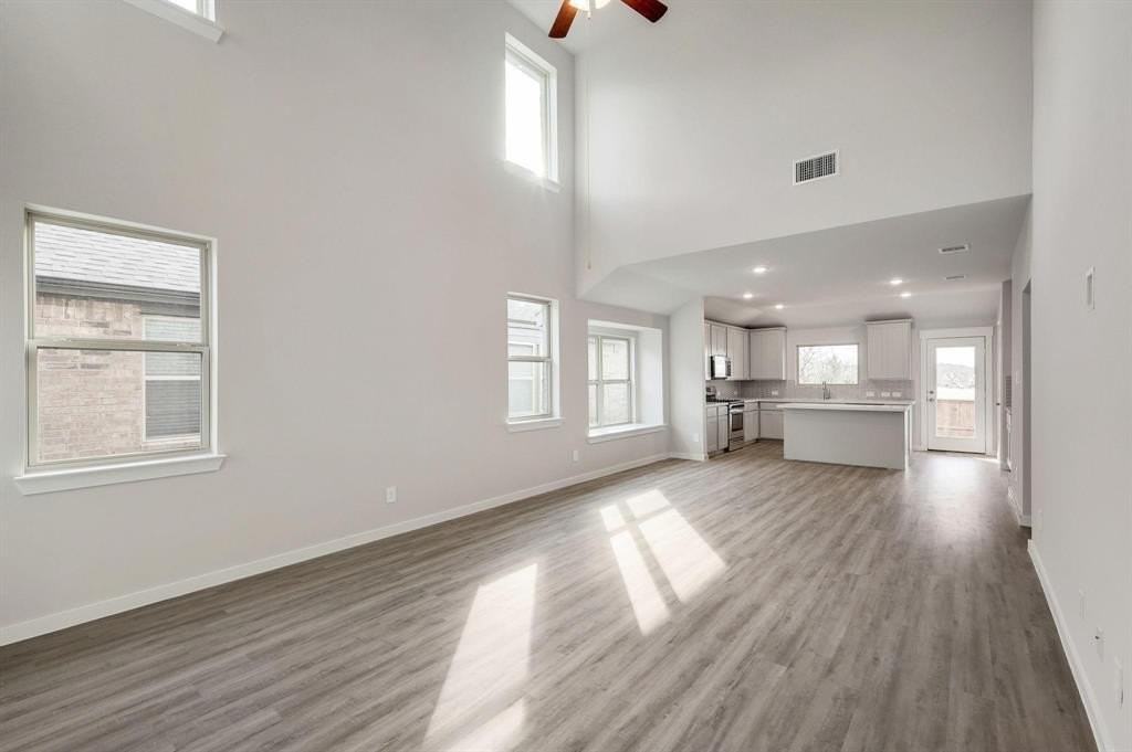 2907 Doggett Dr - Photo 5 of 27