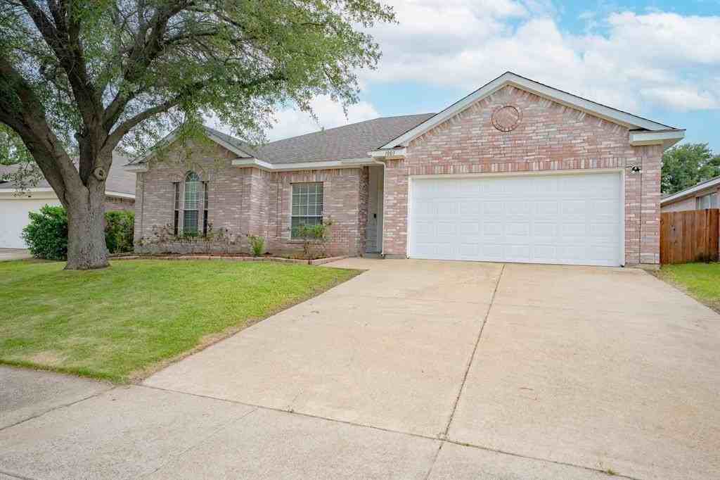 1003 Morningside Dr - Photo 3 of 25