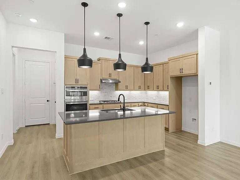 1231 Doris May Dr - Photo 3 of 28