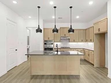 1231 Doris May Dr - Photo 4 of 28