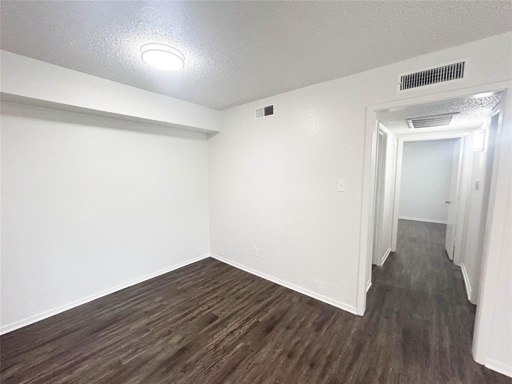 800 N Clay St #E14 - Photo 6 of 11