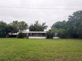 featured image of 402 E College Ave