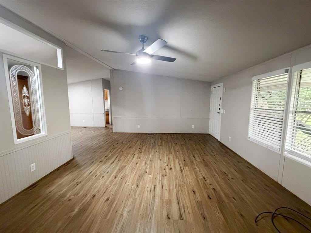 402 E College Ave - Photo 4 of 19