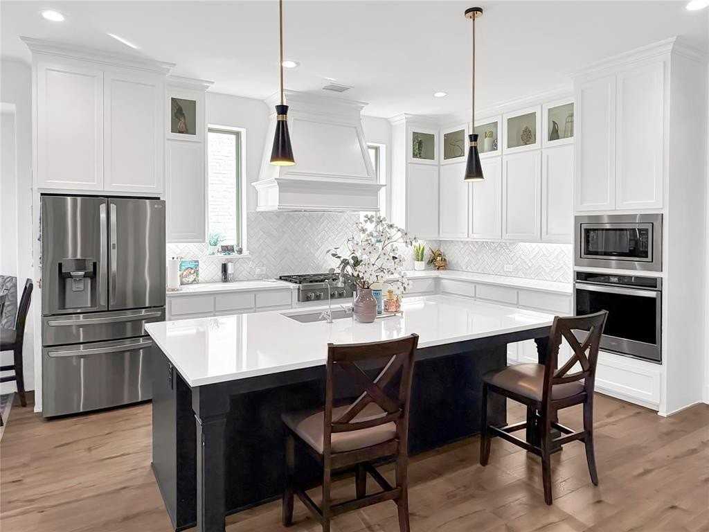 13924 Beacon Crest Ln - Photo 3 of 15