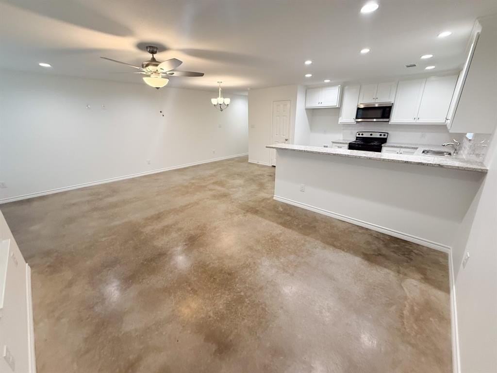 200 N Dallas St #100 - Photo 3 of 19