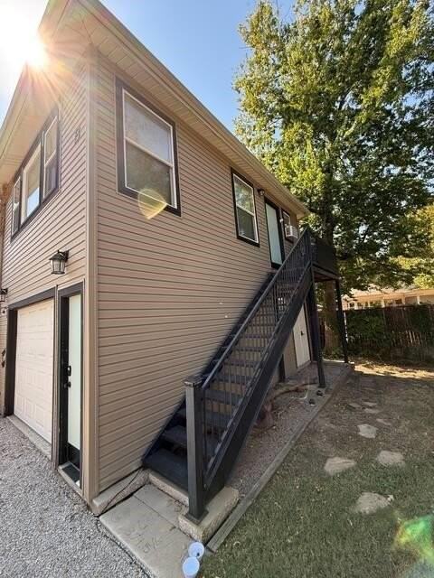 1217 N Austin St - Photo 2 of 10