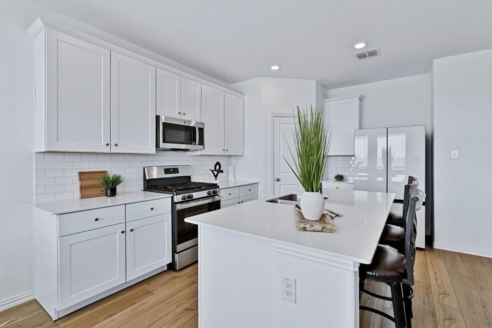 1128 Chip St - Photo 6 of 20