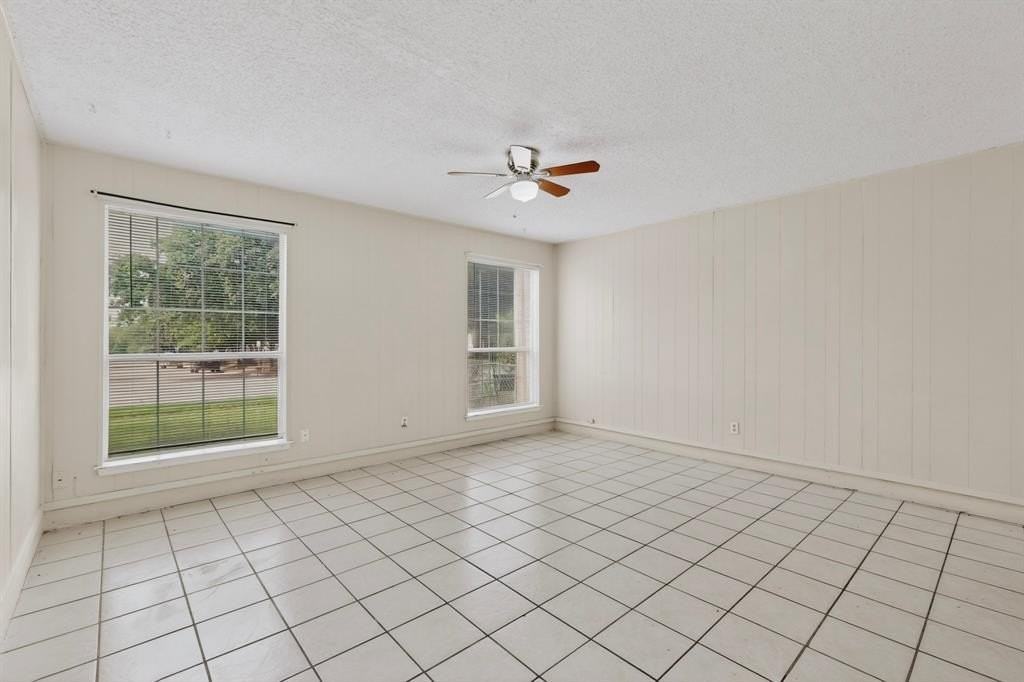703 E Shady Grove Rd - Photo 5 of 40
