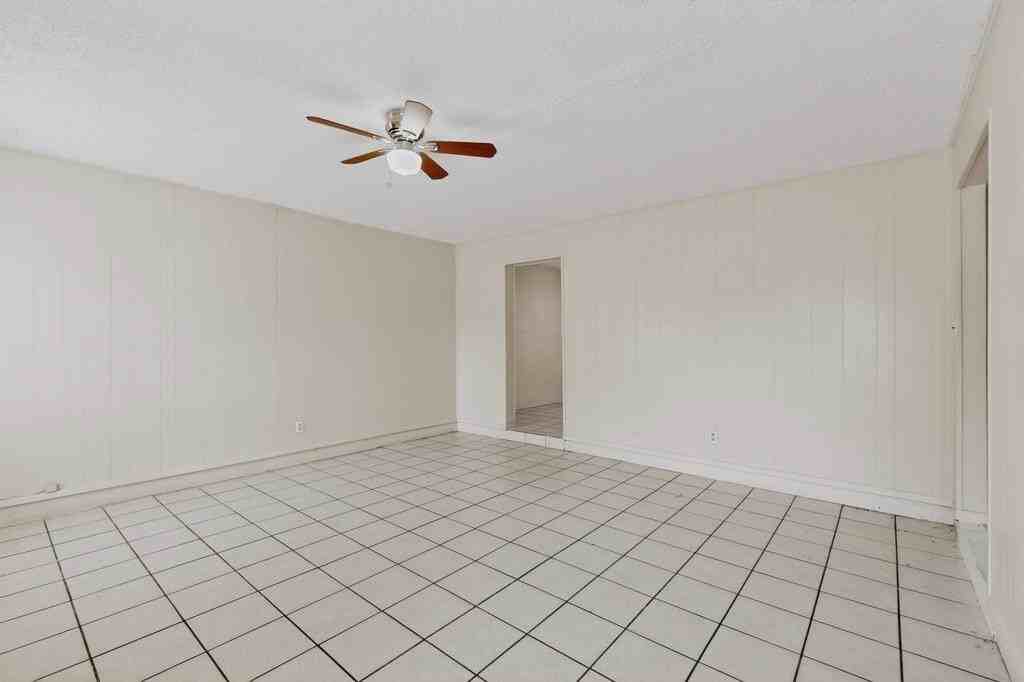 703 E Shady Grove Rd - Photo 6 of 40