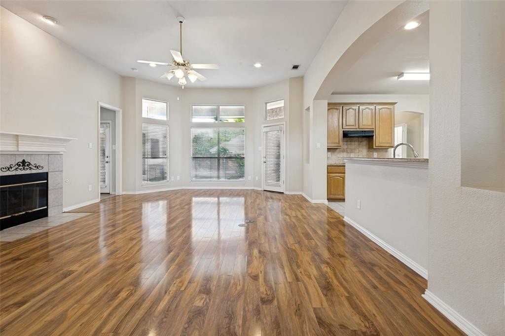 1052 E Seminole Trl - Photo 5 of 36