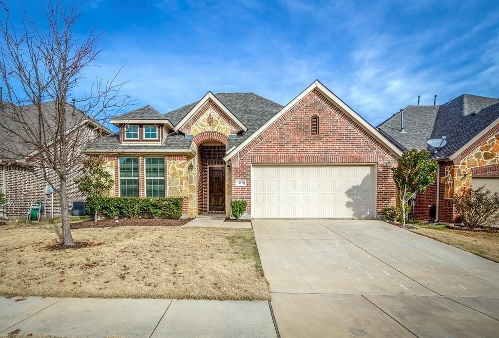 10876 Leesa Dr - Photo 2 of 24