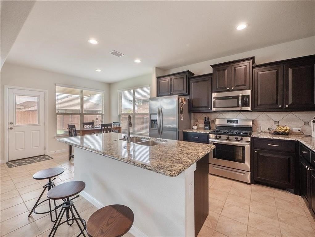 1104 Genola Dr - Photo 4 of 23